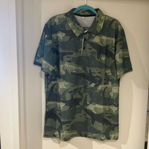 Mens size XL short sleeve polo shirt in camo green shade printed